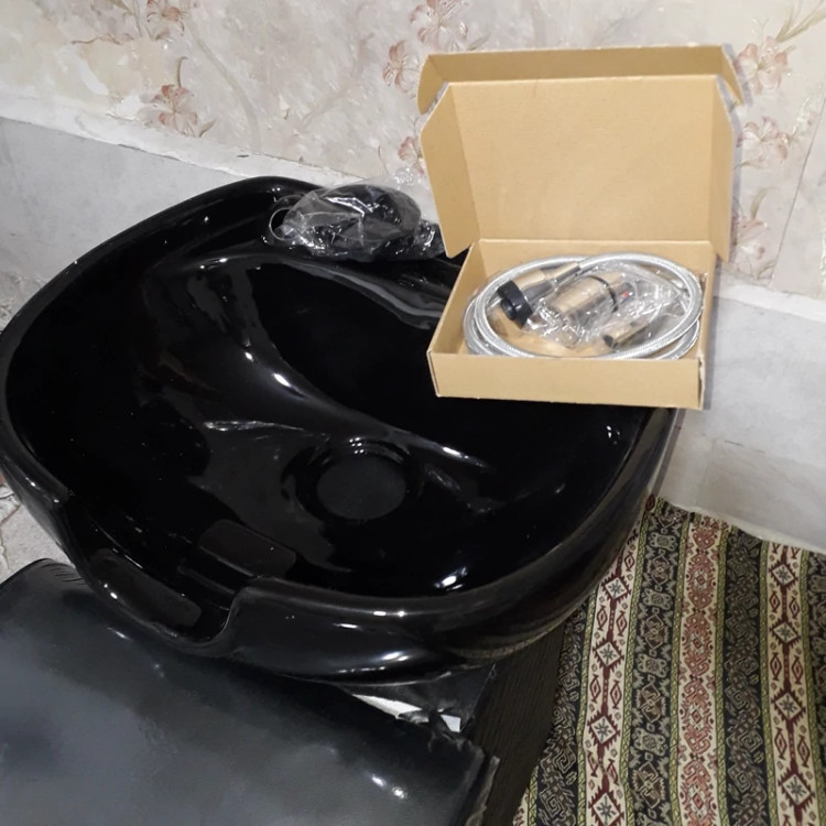 سرشور مبلی بدنه چرم دررنگ بندی متنوع چرم همراه باشیرآلات وسنگ هزینه ارسال درب منزل توسط مشتری پرداخت میشود