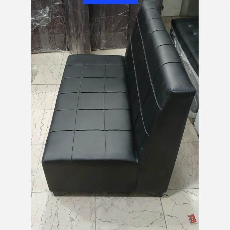 مبل گیم نت سه نفره باکیفیت بابهترین کیفیت چرم وپارچه دررنگ بندی متنوع هزینه ارسال به صورت پس کرایه به عهده مشتری میباشد
