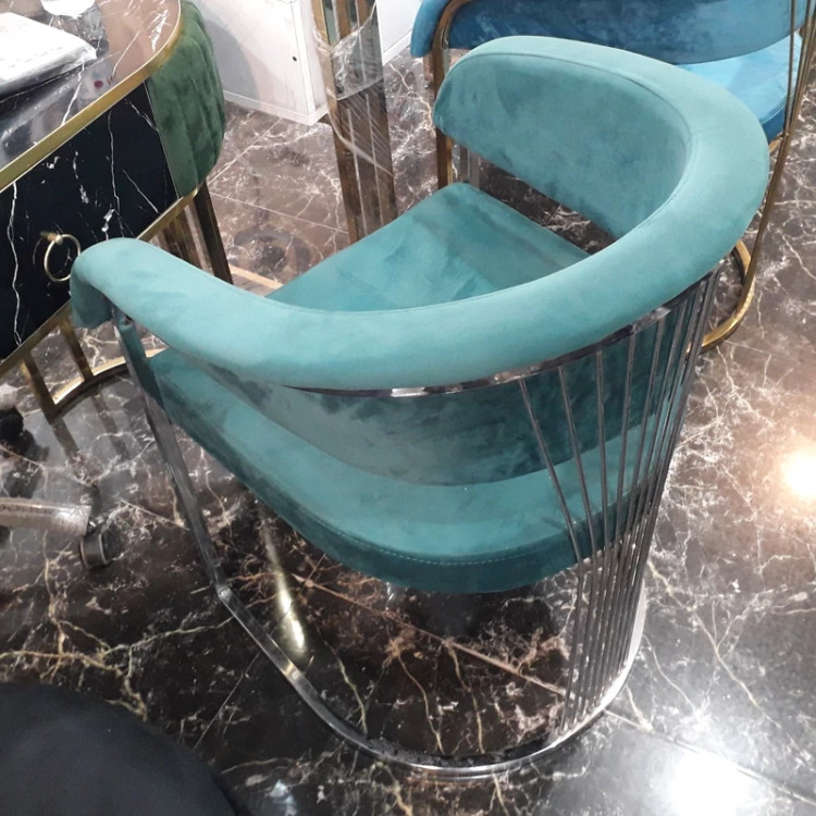 صندلی پایه ثابت مدل سزار طلایی دررنگ بندی متنوع پارچه وچرم هزینه ارسال درب منزل توسط مشتری پرداخت میشود