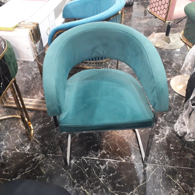 صندلی پایه ثابت مدل سزار طلایی دررنگ بندی متنوع پارچه وچرم هزینه ارسال درب منزل توسط مشتری پرداخت میشود
