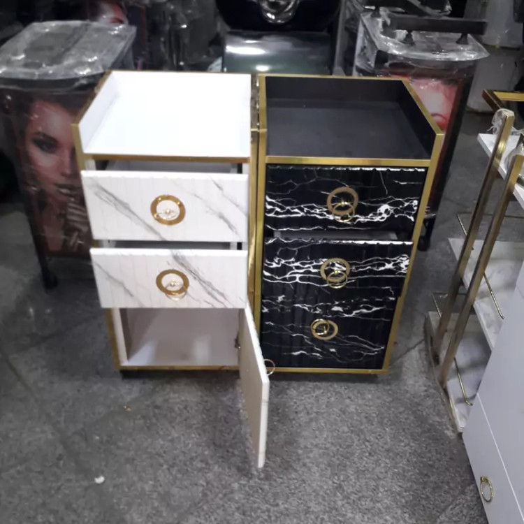 ترولی چوبی نوار طلایی دررنگ بندی سفید ومشکی هزینه ارسال درب منزل توسط مشتری پرداخت میشود