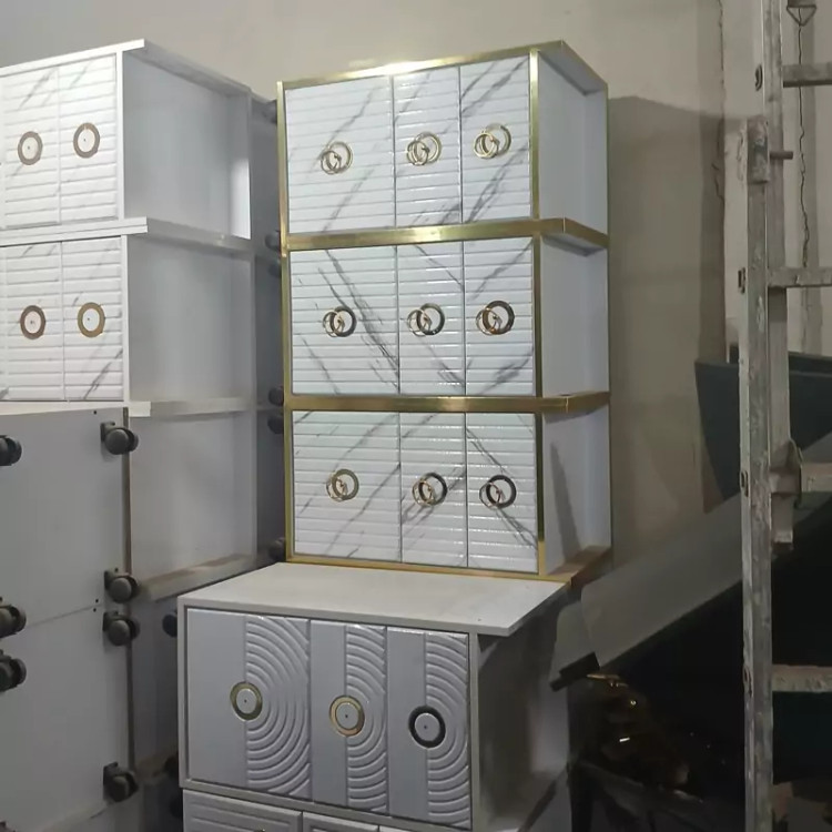 ترولی چوبی نوار طلایی دررنگ بندی سفید ومشکی هزینه ارسال درب منزل توسط مشتری پرداخت میشود