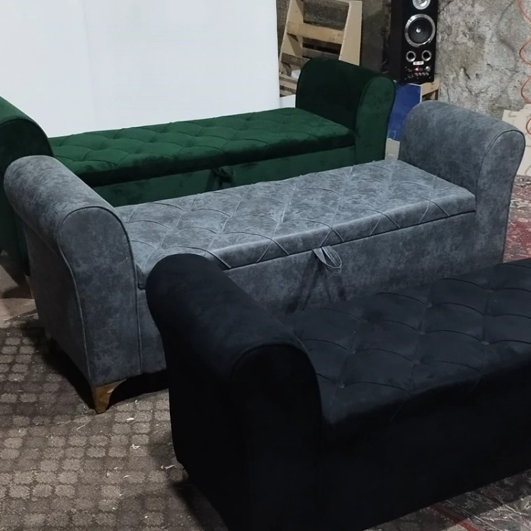 پاف لاوست سه نفره شیک پایه فلزی طلایی باکسدار جکدار دررنگ بندی متنوع پارچه هزینه ارسال درب منزل توسط مشتری پرداخت میشود