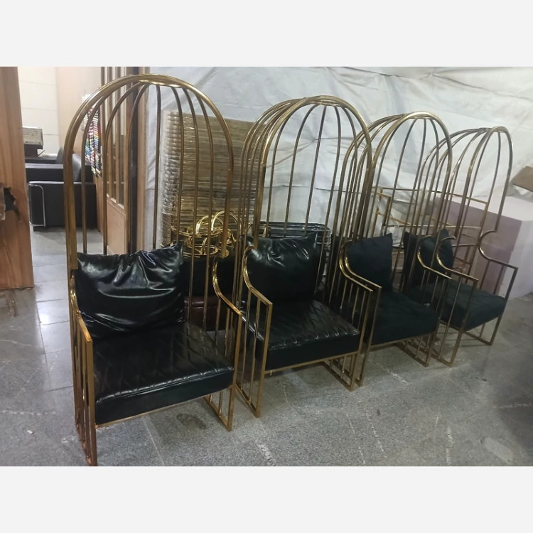 صندلی شاه نشین طلایی و نقره ای دررنگ بندی پارچه وچرم تشک هزینه ارسال درب منزل توسط مشتری پرداخت میشود