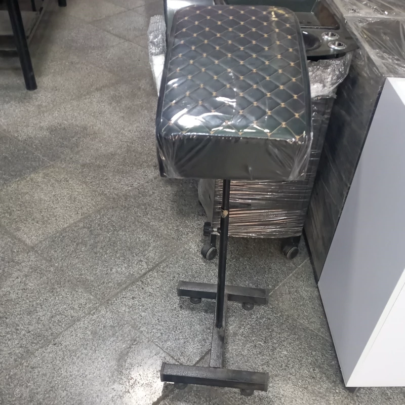 آرم رست تاتو به صورت پسکرایه